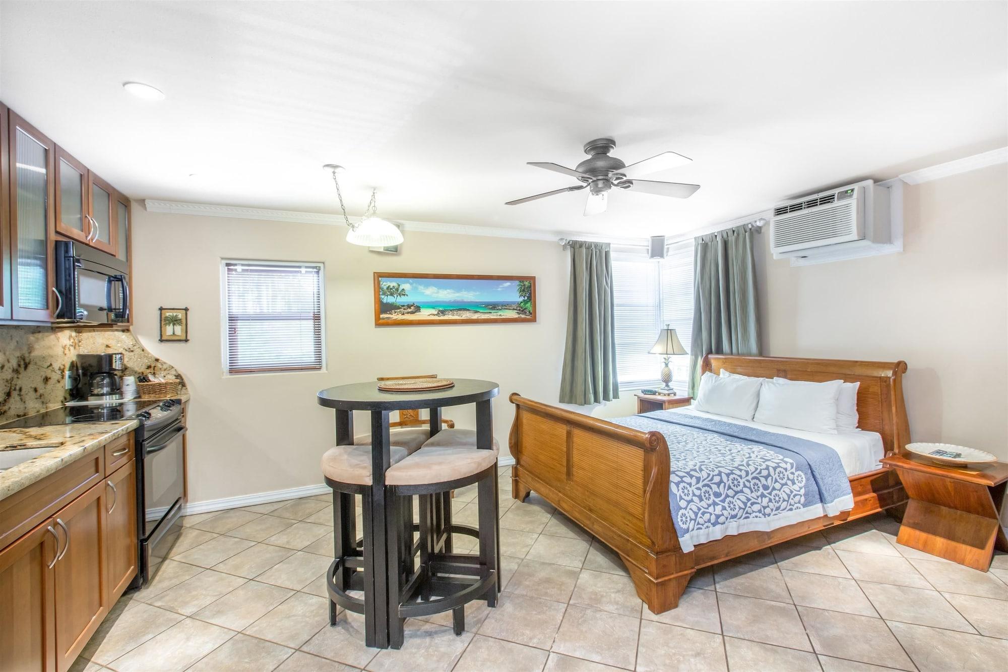 Days Inn By Wyndham Maui Oceanfront Уайлеа Екстериор снимка