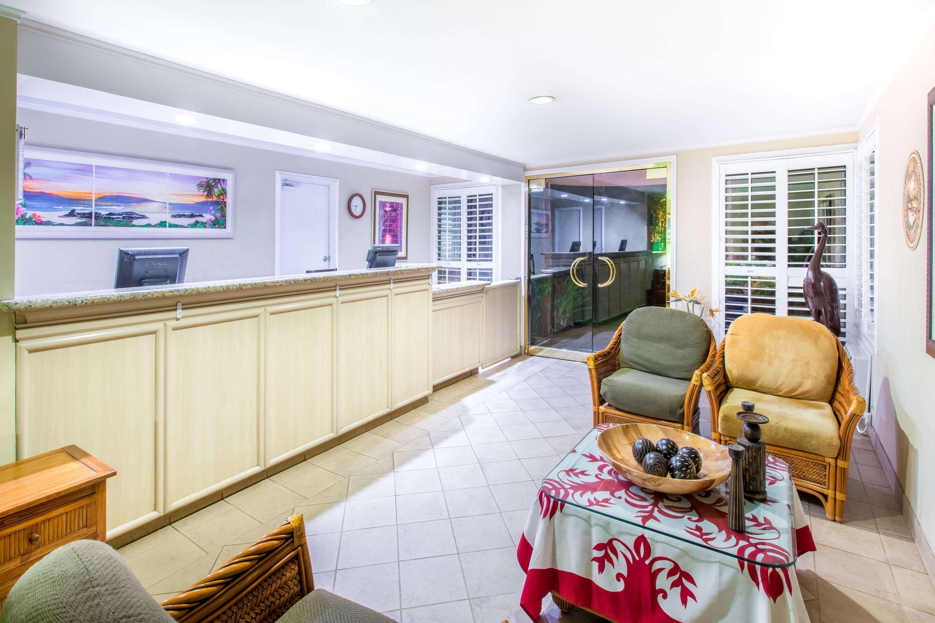 Days Inn By Wyndham Maui Oceanfront Уайлеа Екстериор снимка