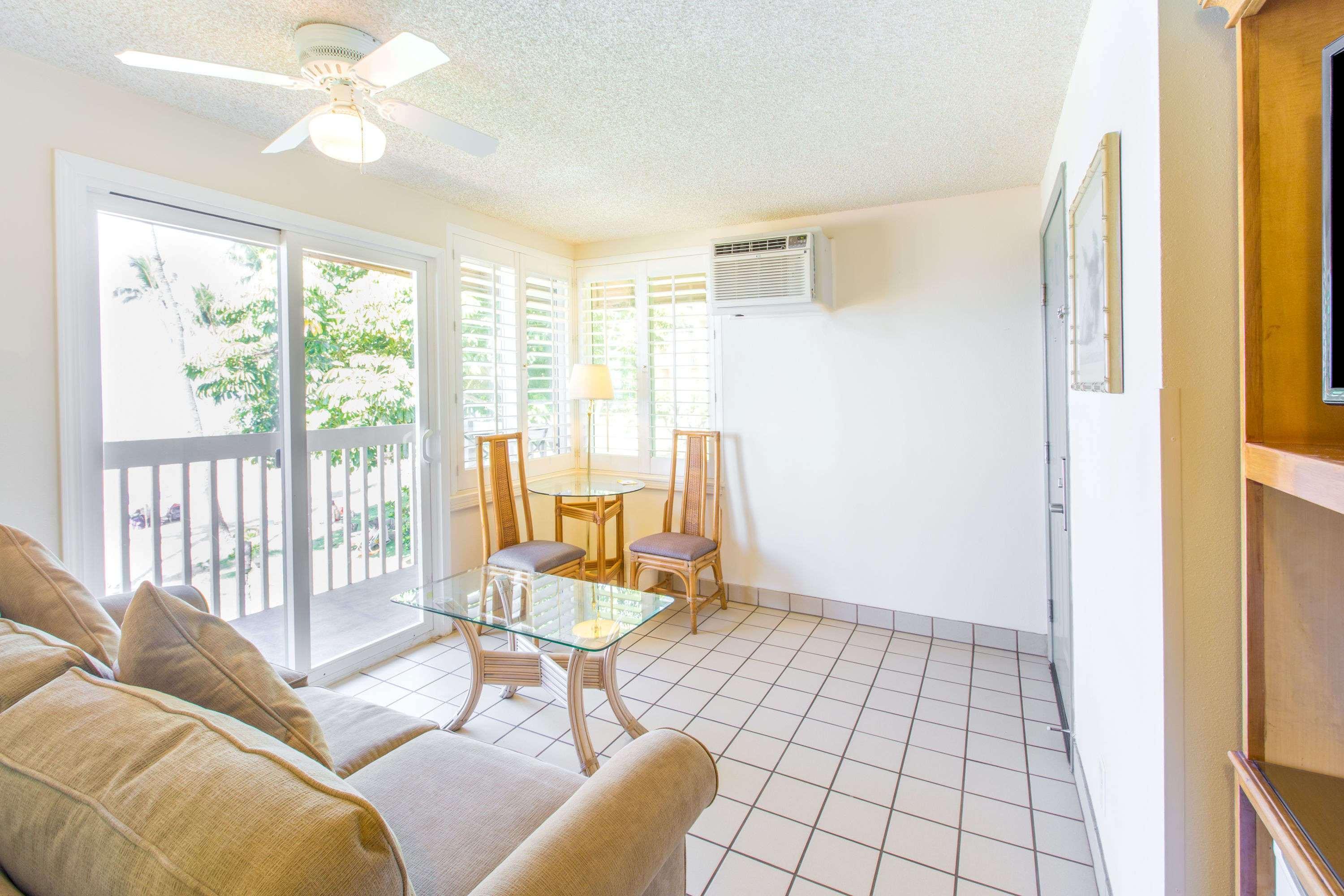 Days Inn By Wyndham Maui Oceanfront Уайлеа Екстериор снимка