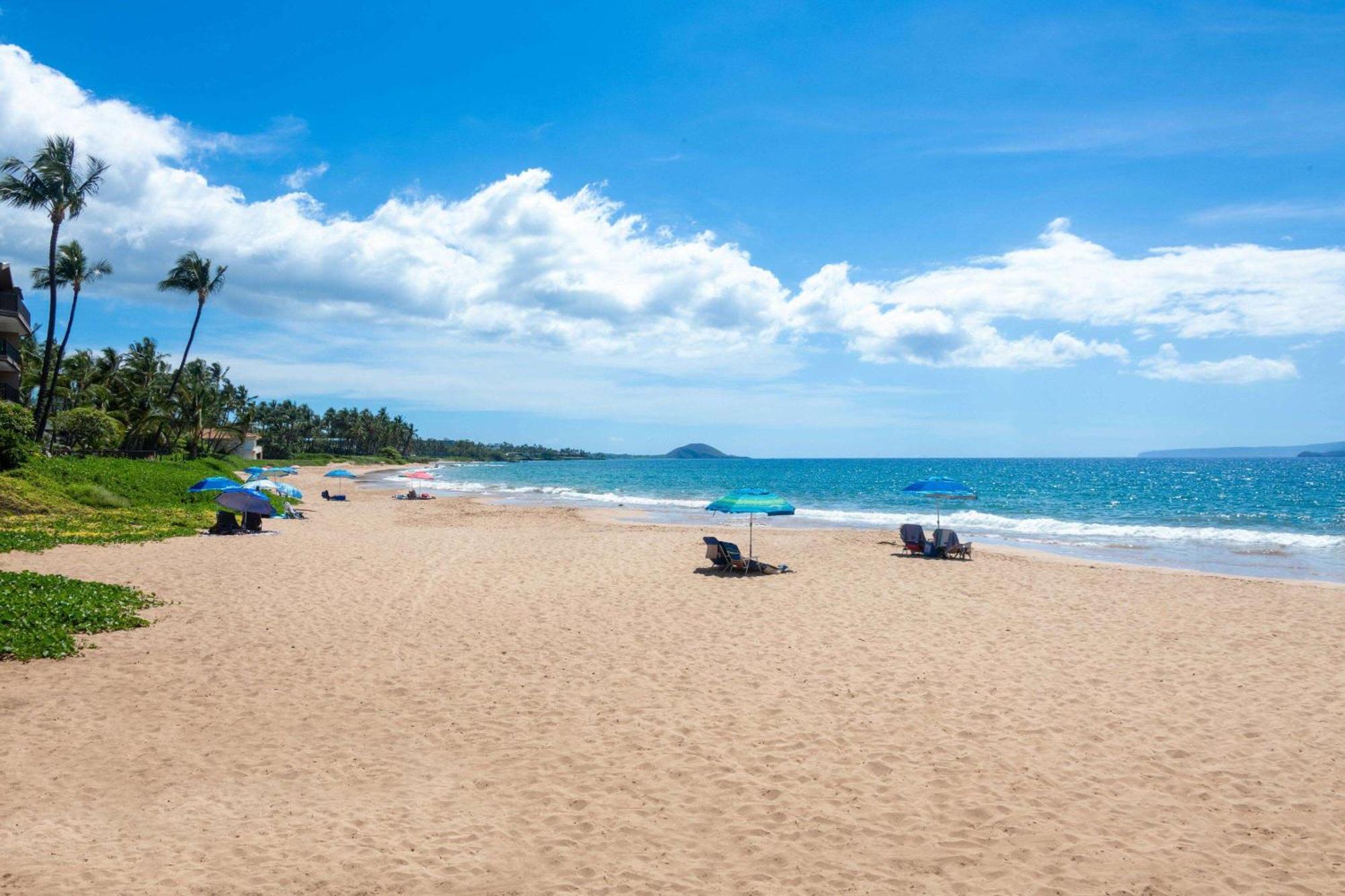 Days Inn By Wyndham Maui Oceanfront Уайлеа Екстериор снимка